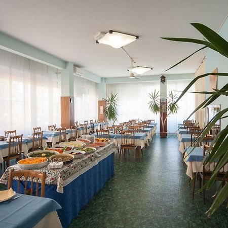 Hotel Madison Riccione Exterior photo