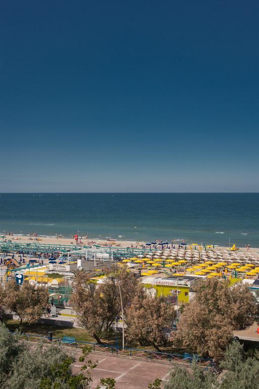 Hotel Madison Riccione Exterior photo